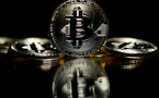 Des hackers utilisent une faille de l’IA pour dérober 130 millions de dollars en bitcoins