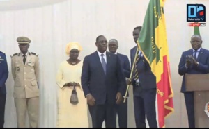 Macky Sall remettant le drapeau aux Lions : « Faites autant, voire mieux que la génération de 2002 ! »