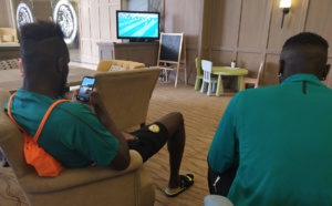 RUSSIE 2018 : Les joueurs sénégalais en train de regarder le premier match de la compétition