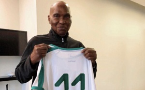 Coupe du monde : Quand Cheikh Ndoye offre son maillot à Abdoulaye Wade
