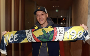 Transfert : Mesut Ozil rejoint le Fenerbahçe et la Super Lig Turc !