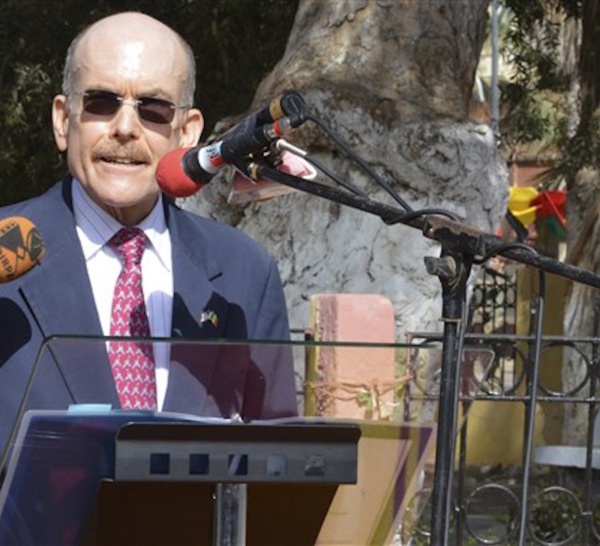 James P. Zumwalt : "Les USA ne sont pas en concurrence avec la France au Sénégal"