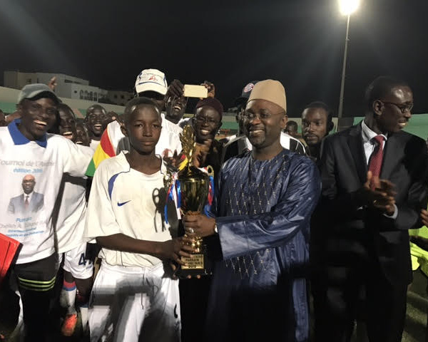 Les images de la finale du "Tournoi de l'avenir" qui s'est déroulée  le samedi 07 janvier au stade Demba Diop parrainé par M. Cheikh BA, Directeur  Général des Impôts et Domaines.