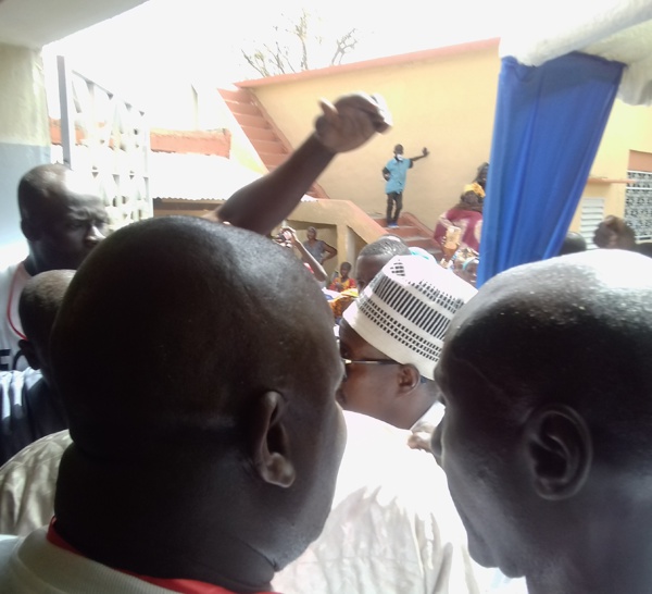 GUINGUINÉO - Cheikh Bass reçu en grande pompe par la famille d'El Hadj Cheikh Touré