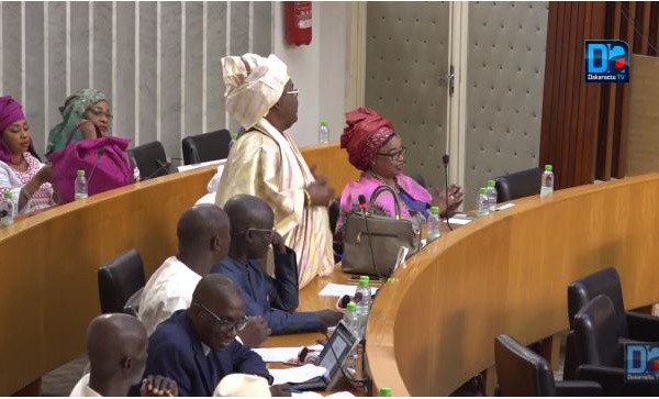Assemblée nationale : Woré Sarr tacle Latif Coulibaly et met en garde Macky Sall