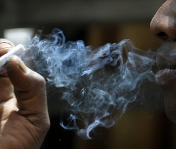 Des étudiants surpris au niveau des escaliers du pavillon L avec 15 cornets de « Yamba » et des armes blanches.