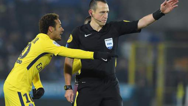 Grosse surprise en Ligue 1, le PSG tombe à Strasbourg