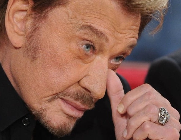 Mort à 74 ans : Le cancer a fini par vaincre le roc « cœur » des français Johnny Hallyday