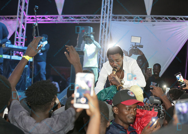 (Vidéo ) Wally Ballago Seck cartonne à l'esplanade du Grand Théâtre 