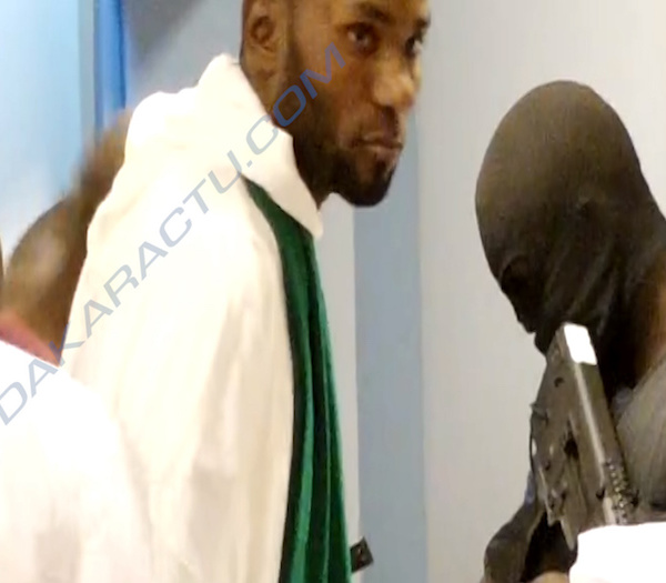 Ibrahima Ly avoue avoir été brutalisé en prison