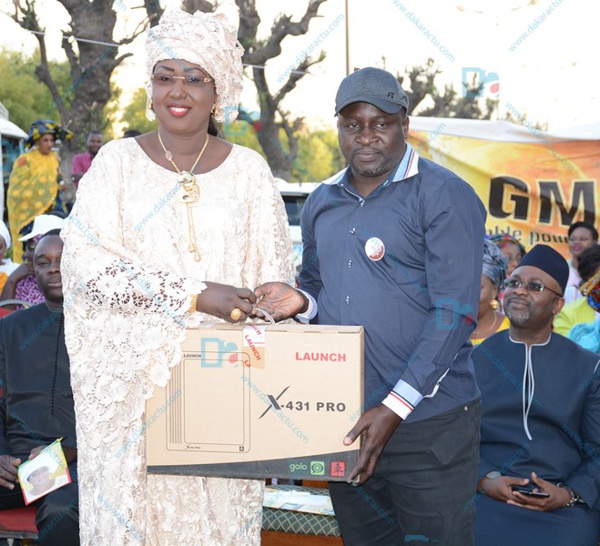 Les Images de la journée de consultation médicale gratuite, de remise de financements aux femmes et d'équipements aux jeunes organisée par GMS