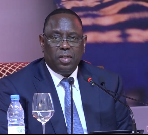 Présentation de son ouvrage : En se racontant, le président Macky Sall plonge "le Sénégal au cœur" de la lecture éclairée