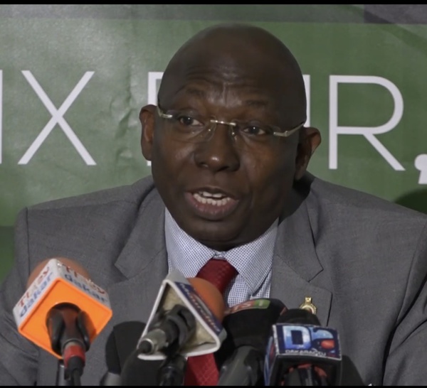 « Quand en 2017 il se permet de dire qu’il ne peut pas distribuer certaines cartes, alors il y a de la fraude » (El Hadj Issa Sall)