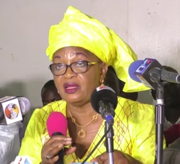 19H 48  À BAMBEY / Aïda Mbodj renonce à prendre une décision... Macky et Idy devront patienter