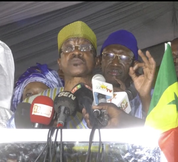 Me MADICKÉ NIANG EN MEETING À MBACKÉ : 'Macky a fui la confrontation... Les Sénégalais souffrent dans leur chair.'