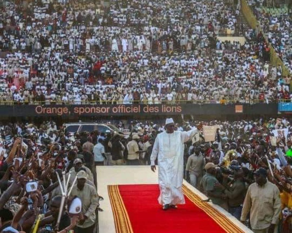 Stade Léopold Sédar Senghor : Le bain de foule de Macky Sall à son meeting de clôture