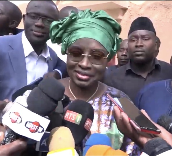 Mimi Touré : « Les bathieu prévues, ou les raclées en langue de Molière se révèlent au grand jour! »