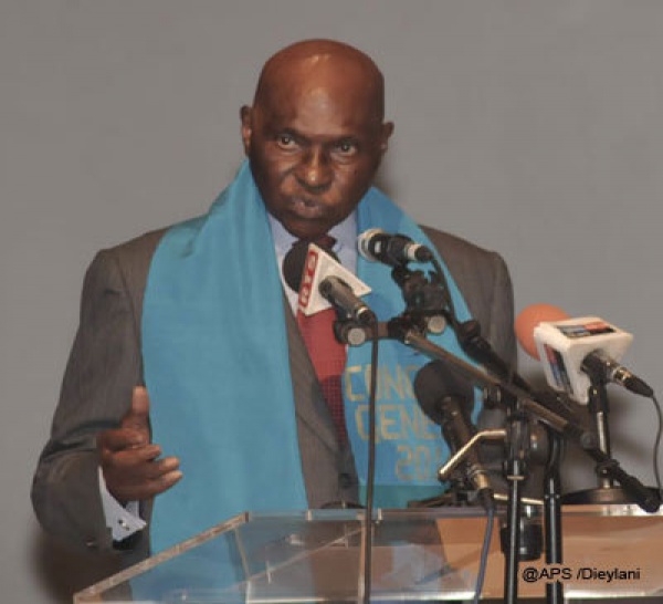 "Notre système éducatif est trop théorique" (Abdoulaye Wade)