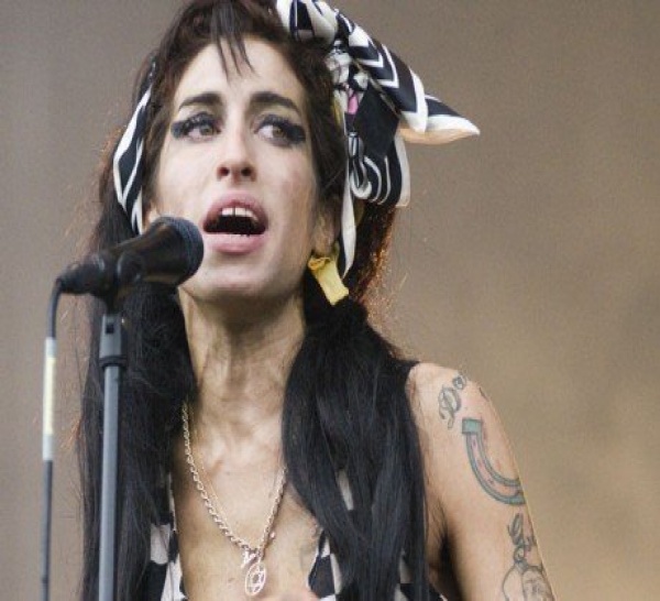 Amy Winehouse : elle s'achetait 1000 euros de drogue par jour !