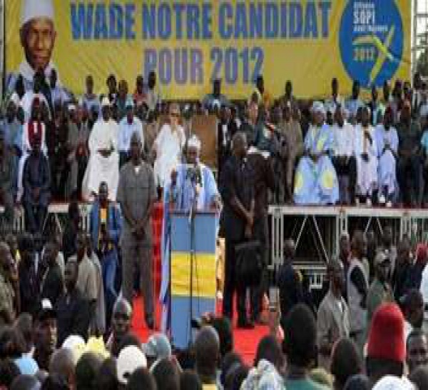 Entre euphorie du peuple réel à la Place de l’Obélisque et fureur du peuple virtuel à la Vdn : La République de Abdoulaye Wade désavouée ( Par Mohamed El Khoutoub BOP)
