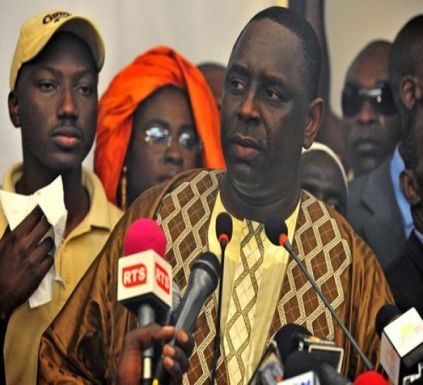 « Cheikh Guèye n'a pas les coudées franches » (Macky Sall).