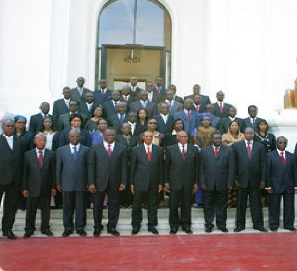 Pas de vacances pour Abdoulaye Wade et ses ministres.