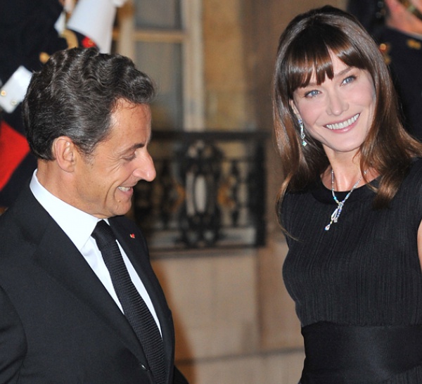 Carla Bruni-Sarkozy élue femme la mieux habillée au monde.