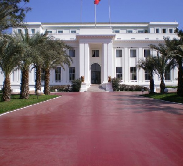 Une réunion de politiques hier après-midi au palais.