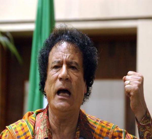 Khadafi réclame le départ de Cameron