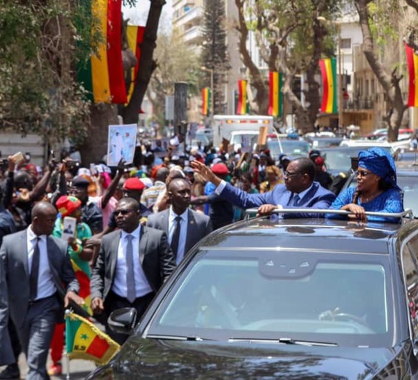 Boulevard de la République : Une immense foule a accompagné Macky Sall au palais présidentiel