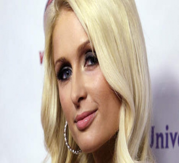 Paris Hilton fait des heures sup'