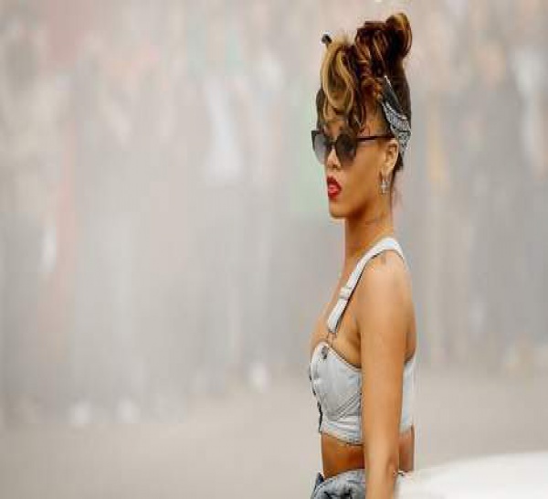 Rihanna exige une épilation du maillot à deux heures du matin