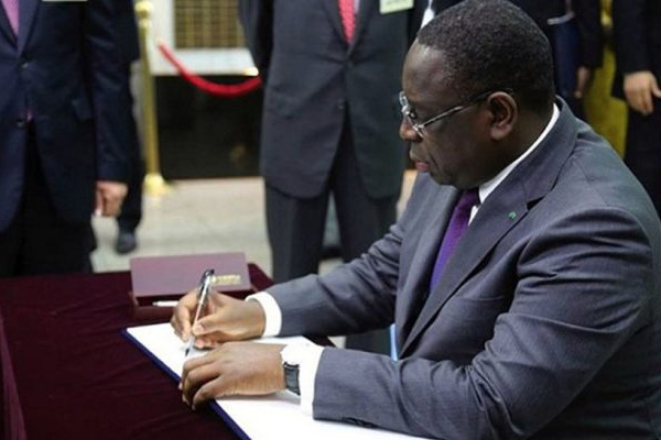 Le président Macky Sall a promulgué la loi sur la suppression du poste de PM et a renouvelé sa confiance au gouvernement