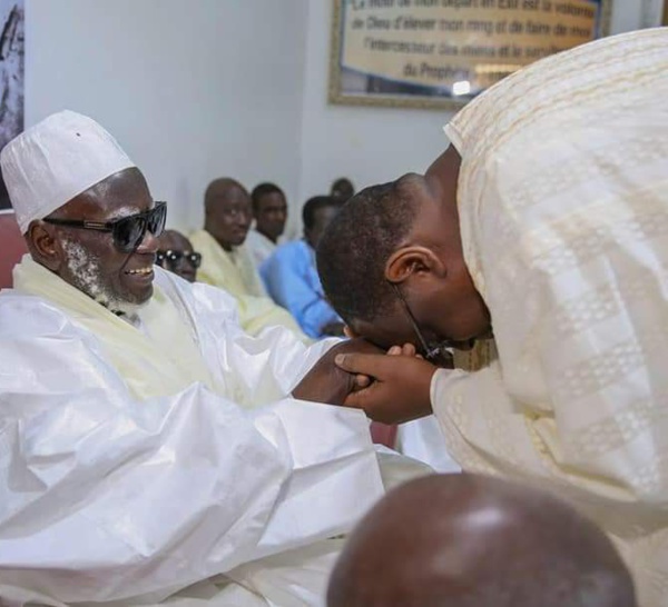 Serigne Mountakha Mbacké à Macky Sall : « Pour ta réélection, je n'ai rien demandé à personne. J'ai tout laissé entre les mains de Serigne Touba »