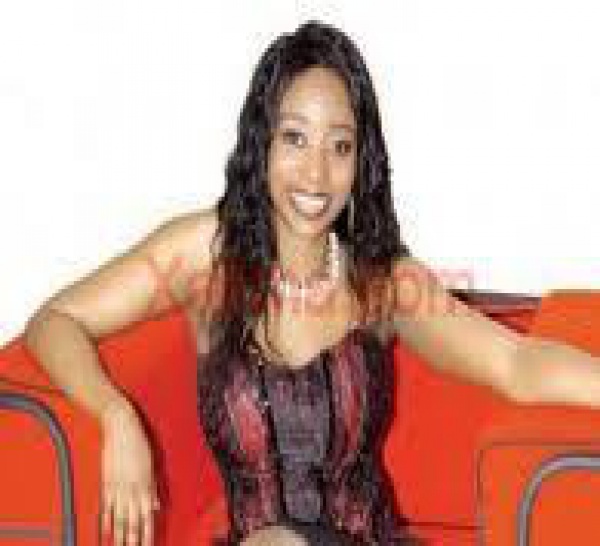 Adjouza, chanteuse: «On m’a refusé une bourse parce que je suis fille d’Ouza»