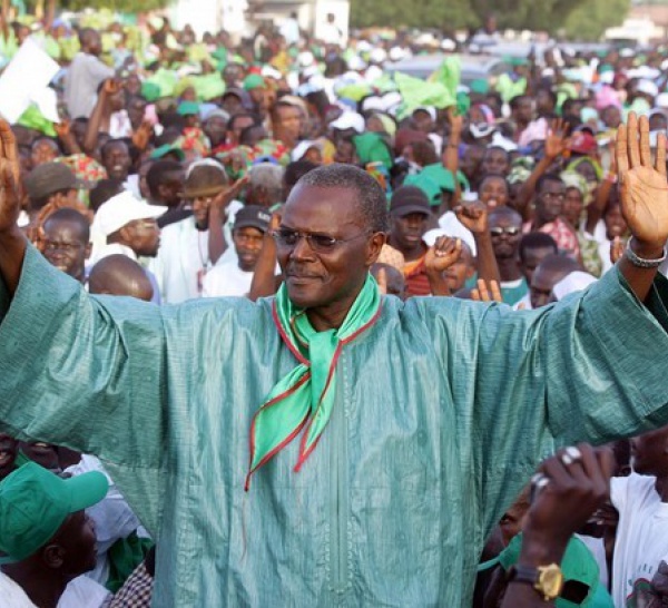 Ousmane Tanor Dieng décoré pour son sens de la bonne gouvernance 