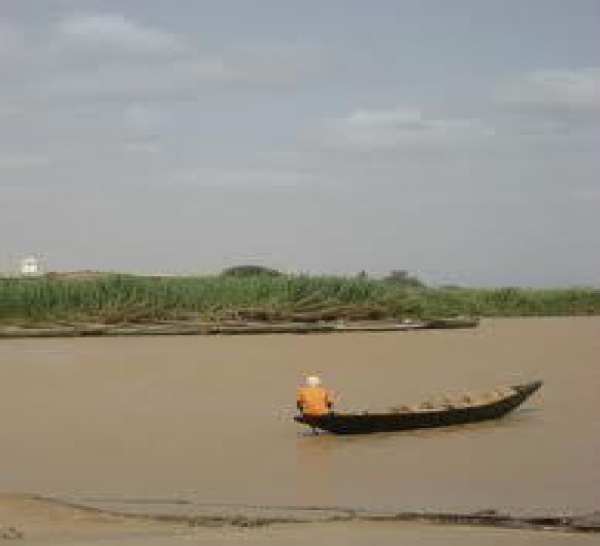 Tensions entre pêcheurs et gardes-côtes à la frontière entre le Sénégal et la Mauritanie.
