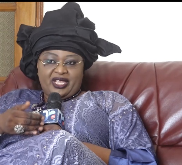 Awa Niang dans "Redevabilité" : « Des responsables de notre parti préfèrent étaler leur mécontentement dans la presse plutôt que dans les instances habilitées du parti... Nombreux sont les responsables de l'Apr qui ont besoin de formation politique »