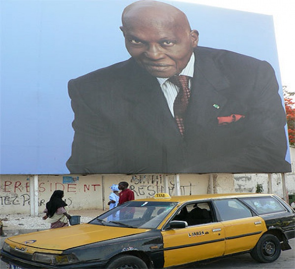 La campagne de Wade est lancée : un ras de marée médiatique pour faire oublier un vice de candidature ? (le commentaire du jour de Cheikh Yérim Seck).