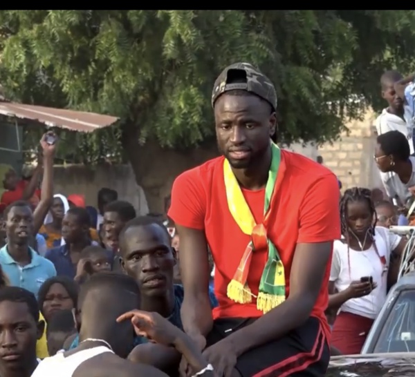 Cheikhou Kouyaté sur le but de Bounedjah : « C'est un but Mickey »