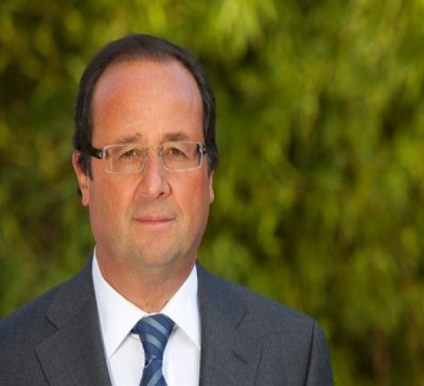 Hollande apporte son soutien à Ousmane Tanor Dieng
