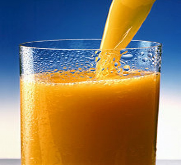 Grosse panique: Du fongicide découvert dans des bouteilles de jus d'orange!