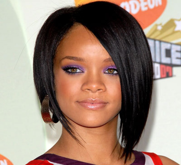 Rihanna, nouvelle idole de la marque Giorgio Armani.