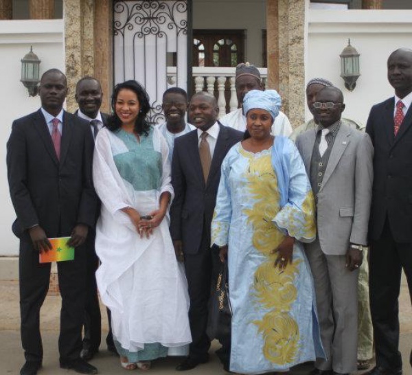 Les proches d'Idrissa Seck tirés à quatre épingles accompagnent leur leader au Conseil constitutionnel