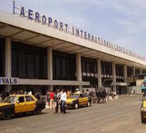L’aéroport Léopold Sédar Senghor à  cours de kérosène
