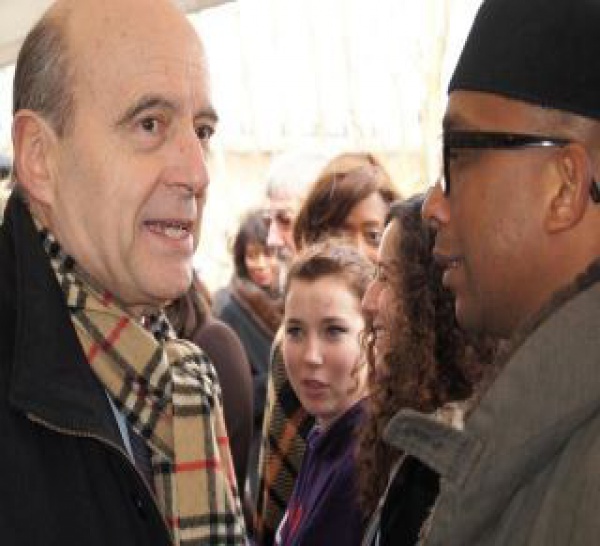 Suite à l'invalidation de la candidature de Youssou Ndour, son représentant en France rencontre Alain Juppé.