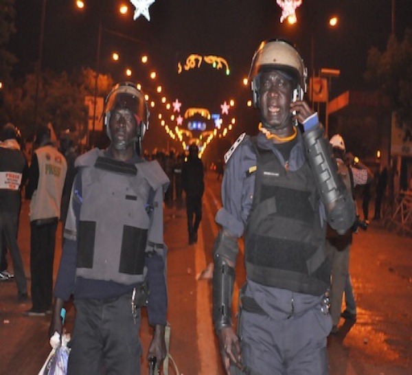 Manifestations: le commissaire Arona Sy et le colonel Ousmane Sy blessés.