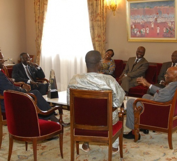 Dialogue: Le G6 y croit encore et encore.