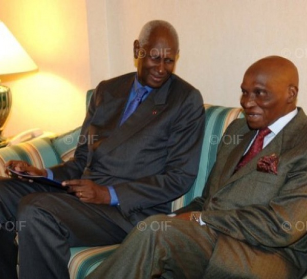 Partir aussi digne qu'Abdou Diouf: voilà le défi d'Abdoulaye Wade, selon Tamsir Jupiter Ndiaye.