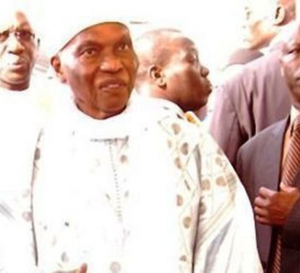 Pourquoi Abdoulaye Wade commence-t-il par Mbacké ?